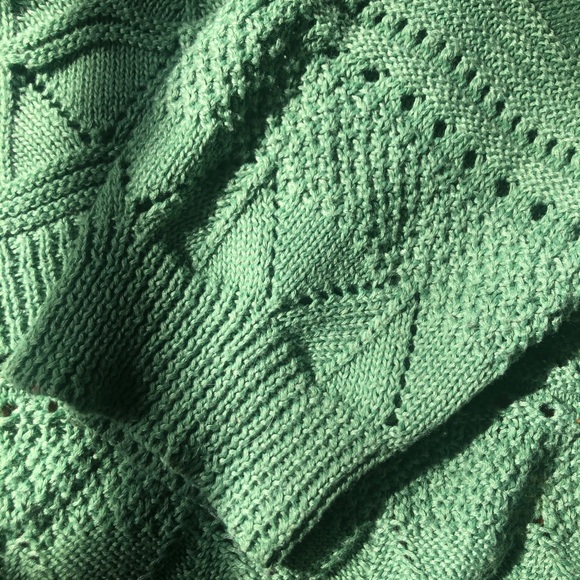 Miss Cherry High-Low Crew Neck Crochet Sweater - Picture 4 of 7